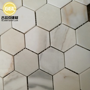 Mosaico de Mármol Hexagonal Calacatta Gold con Acabado Pulido para Proyectos Inmobiliarios, Decoración de Paredes Interiores y Exteriores - Product Image 5