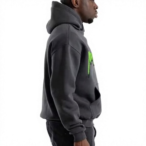 Sudadera con Capucha Gris Oscuro para Hombre, Estampado Verde Flock, Logotipo Juvenil, Estilo Casual Urbano, Corte Regular, Felpa de Algodón, Transpirable, Secado Rápido para Invierno - Product Image 2