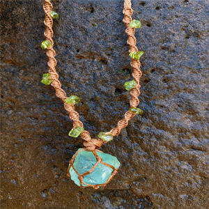 Bracciale e Collana in Rete Intrecciata con Cristallo Minerale Fluorite Grezza, Stile Foresta con Vite Intrecciata Fatta a Mano - Product Image 4