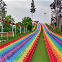 Parc d'attractions commercial de terrain de jeu de manière de glissière d'arc-en-ciel d'enfants de construction en plastique PE durable pour l'usage de parc de sports