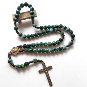 Rosario moderno de piedra, hecho a mano, de madera, católico, con cuentas y colgante de cruz - Product Image 2