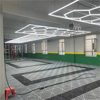 Lumière de tunnel hexagonale blanche personnalisée à LED pour entrepôt et bureau, CRI élevé 80 540W