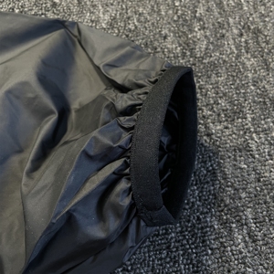 Veste à capuche personnalisée en nylon tissé 2 couches, légère, imperméable et coupe-vent, avec demi-fermeture éclair, style décontracté et coupe courte pour homme - Product Image 4