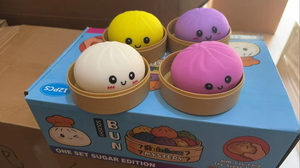 Jouet Squishy en forme de fromage 7cm/2.8 pouces, Best-seller, en plastique à rebond lent, en forme de beurre de fromage, jouets Squishy à presser - Product Image 4