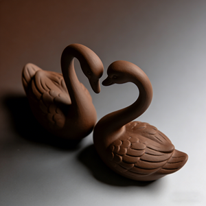 Statuetta di Cigno Bianco - Scultura in Resina per Elegante Decorazione di Giardini e Cortili - Product Image 2