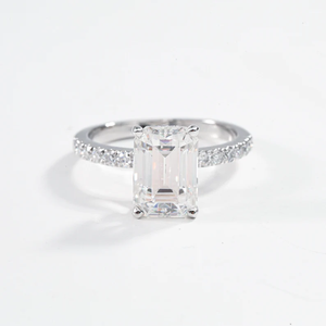 Bague solitaire en diamant CVD de 3 carats, taille émeraude, écologique, pour fiançailles ou cocktail, pour femme - Product Image 1