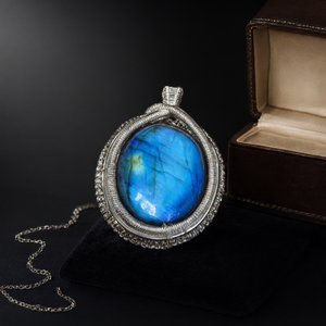 <b>Labradorite</b> Oval <b>Pendant</b> - Captivating Elegance in Wire-Wrapped Silver - Product Image 3