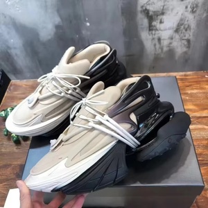 Chaussures de sport pour hommes de haute qualité, design personnalisé, baskets tendance à lacets, légères, rehaussantes, style spatiale - Product Image 1