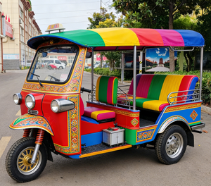 Nuevo Mototaxi Eléctrico Personalizado de 1800W, 4 Plazas, Triciclo de Pasajeros Estilo Bajaj TV - Product Image 6