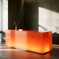 Comptoir de bar en acrylique de luxe haut de gamme avec éclairage LED orange, table longue épaissie sur mesure, idéal pour villa, salon, hôtel