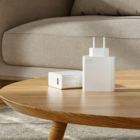 Chargeur mural USB blanc en gros, versions prises US et EU pour téléphones portables et écouteurs, ligne de distribution OEM ODM en gros
