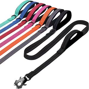 Laisse tactique robuste pour chien avec mousqueton en alliage de zinc, double poignée, en nylon réfléchissant pour grands chiens, entraînement extérieur, 1,8 m - Product Image 3