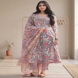 Tenues de soirée de créateur pour mariages et événements, en velours, satin et dentelle, longueur ras du sol, pour femmes enceintes, style pakistanais Pataila Punjabi avec traîne cathédrale - Product Image 3