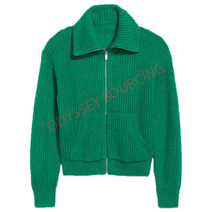 Cardigan durable et écologique à fermeture éclair pour enfants, 100% coton, couleurs vives pour les enfants actifs, les aventures hivernales en plein air. - Product Image 4
