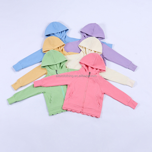 Ensemble de survêtement décontracté pour filles avec sweat à capuche zippé et short de course pour l'école, les jeux en extérieur et le quotidien - Product Image 2