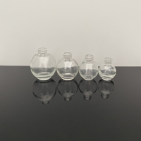 Flacon en verre transparent créatif de 50 ml en forme de gourde avec bouchon doré estampé pour huiles essentielles et essences
