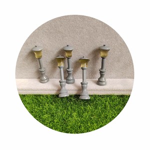 Lot de 100 mini lampadaires gris en plastique pour maquettes de trains et modèles réduits de villes - Product Image 4