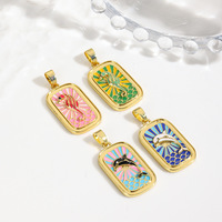 Mode rétro océan série collier pendentifs caractéristique hippocampes dauphins et conceptions de cartes de tarot en émail coloré parfait pour les femmes