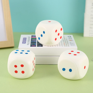 Juguete antiestrés de dados de PU para niños de 5 a 7 años, unisex - Product Image 1