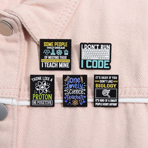 เข็มกลัดเคลือบสูตรคณิตศาสตร์สำหรับผู้หญิง - Product Image 4