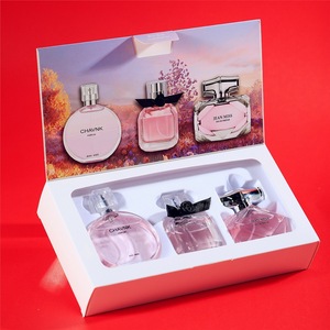 Ensemble <span class=keywords><strong>de</strong></span> vaporisateurs <span class=keywords><strong>de</strong></span> <span class=keywords><strong>parfum</strong></span> <span class=keywords><strong>pour</strong></span> femmes, cœur, trois pièces, longue durée, rencontre inversée, <span class=keywords><strong>coffret</strong></span> cadeau, eau <span class=keywords><strong>de</strong></span> <span class=keywords><strong>parfum</strong></span> 30 ml x 3, floral fruité - Product Image 1