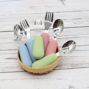 Ensemble de <span class=keywords><strong>couverts</strong></span> pour <span class=keywords><strong>bébé</strong></span> personnalisés avec logo et couleur, cuillères et fourchettes en silicone, vaisselle pour nourrissons, ensemble de <span class=keywords><strong>couverts</strong></span> avec manche en acier inoxydable - Product Image 3
