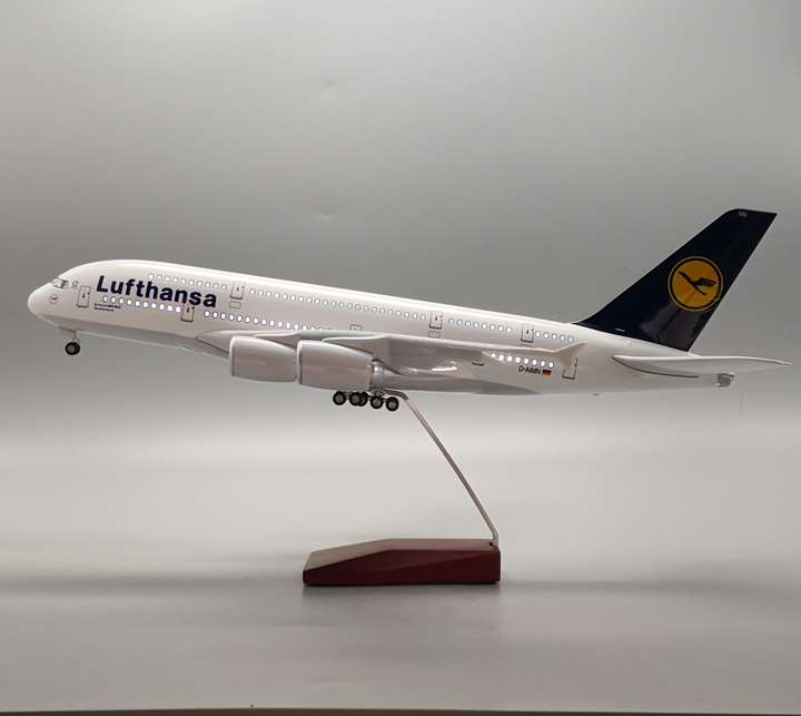 航空機モデル Lufthansa A380 LED（ビジネスギフト
