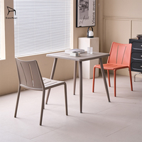 Table de salle à manger nordique légère pour fournisseur, imperméable, antidérapante, avec siège confortable pour balcon domestique