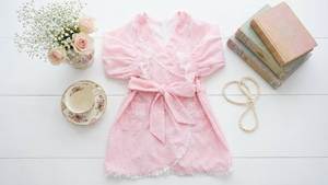 Robe smockée rose en gros pour fille avec bordure en dentelle blanche, coton premium, manches longues, robe enveloppante pour enfants, vêtements de boutique pour enfants - Product Image 4