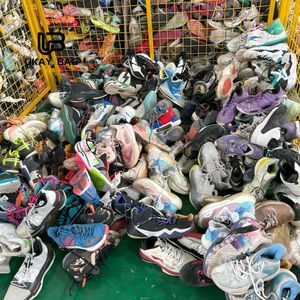 Chaussures de basketball d'occasion S03-3 en gros – Chaussures usagées de marque chinoise, grade B, baskets - Product Image 4