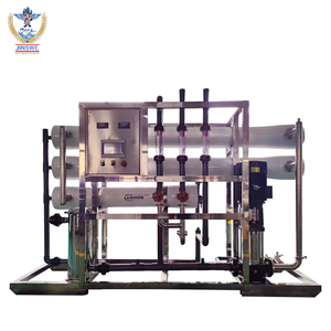 Équipement de purification d'eau par osmose inverse (RO) avec pompe PLC et réservoir sous pression 3000L/heure, garantie 1 an, conception de processus personnalisée - Product Image 1