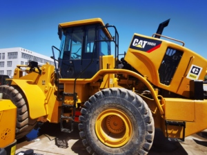 Bestseller: Gebrauchter Japanischer Caterpillar 966H Radlader, 6 Tonnen, mit Gelbem CAT-Motor, Frontlader, Original aus Japan - Product Image 2
