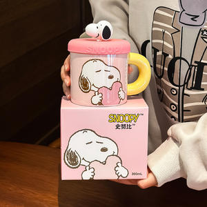 Taza de Cerámica con Tapa de Lindo Dibujo Animado de <span class=keywords><strong>Snoopy</strong></span> Tazón de Regalo de Alto Valor para Estudiantes y Niños Taza de Agua para Ocasiones de Negocios para Niñas - Product Image 6