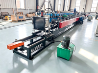Machine automatique de formage de panneaux de volets roulants en mousse PU, ligne de production de panneaux sandwich pour volets roulants