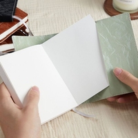 Carnet rétro portable et simple pour un usage quotidien. Cahier ligné. Carnet à couverture rigide pour affaires et bureau.