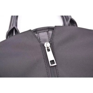 Échantillon gratuit – Housse de transport pour costume homme en polyester respirant, écologique, noire, personnalisable, pour voyage et mariage – Vente en gros - Product Image 6