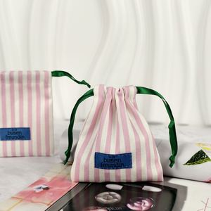Pochette en toile de coton recyclable personnalisée avec impression de logo, emballage écologique, sac de rangement pour chaussures et chaussettes avec cordon de serrage - Product Image 4