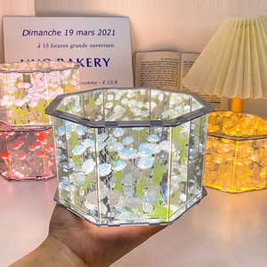 Portavelas Decorativo Hecho a Mano con Espejo de Tulipanes, Lámpara de Viento, Recipiente para Velas - Product Image 1