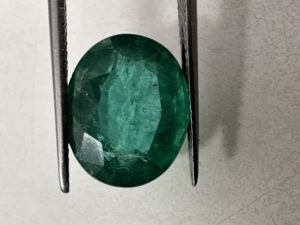 Impresionante Piedra Preciosa Suelta de Corte Esmeralda Ovalada Verde de 6.42 Quilates, Piedra Natural para Joyería Fina Personalizada, Colección al por Mayor - Product Image 2
