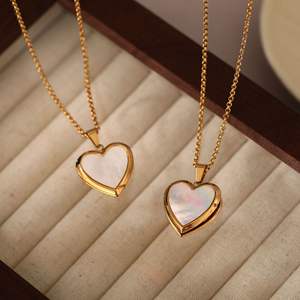 Collar con colgante abierto de acero de titanio, regalo de propuesta del Día de San Valentín, colgante con medallón de corazón, joyería de recuerdo que se puede abrir - Product Image 3