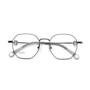 Gafas ovaladas con montura de titanio para niños estilo Panda, lentes acrílicas medianas C6237 para niñas con miopía - Product Image 3