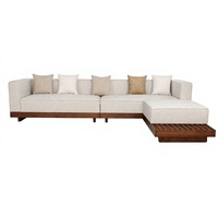 L-förmiges Ecksofa mit Holzgestell und Chaiselongue