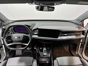<span class=keywords><strong>Audi</strong></span> Q4 E-tron 40 SUV électrique d'occasion 2024, longue autonomie, véhicule électrique intelligent, prêt à l'exportation, blanc sur noir - Product Image 3