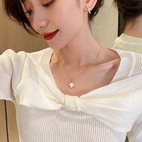 Collier minimaliste élégant en acier inoxydable avec trèfle à quatre feuilles, plaqué or 18 carats, pendentif trèfle porte-bonheur, bijoux, collier pour la Saint-Valentin