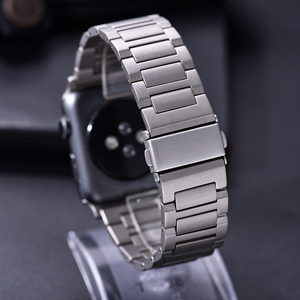 Bracelet de montre en titane pur de qualité 2 JAETIUM pour Apple Watch Ultra 49 mm, séries 10, 9, 8, 45 mm, bracelet en titane Gr2 mat à 3 maillons - Product Image 1