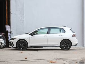 Volkswagen <span class=keywords><strong>Golf</strong></span> 300 <span class=keywords><strong>TSI</strong></span> R Line 2025, Seminuevo, Hatchback con Características Avanzadas - Product Image 4