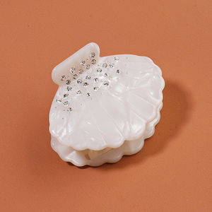 CSFZ0590 OEM ODM थोक मूल्य ओशन फैशन क्रिएटिव व्हाइट शैल जिरकोन एसीटेट क्लॉ हेयर क्लिप्स लड़कियों के सहायक उपकरण - Product Image 3