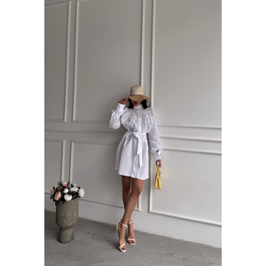 Robe de soirée évasée en popeline blanche avec détail boutonné sur le devant et ceinture à nouer - Product Image 2