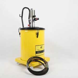 Pompe pneumatique avec manomètre et pistolet d'huilage pivotant pour l'injection d'huile en mécanisation - Product Image 3