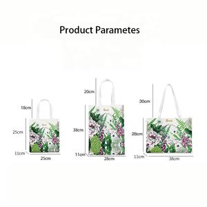 OEM Hochwertige Maßgefertigte Einkaufstaschen mit Logo Tragbare und Wasserdichte Plastiktüten mit Griffen für Geschenke - Product Image 2